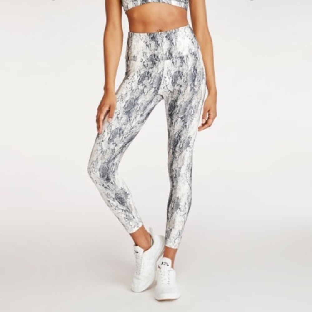 MPG Strive Legging in Natural Snake, Size M